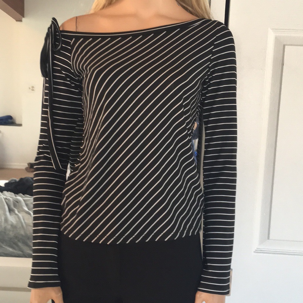 Adorable Mandee Blk & Wht Strip Top.